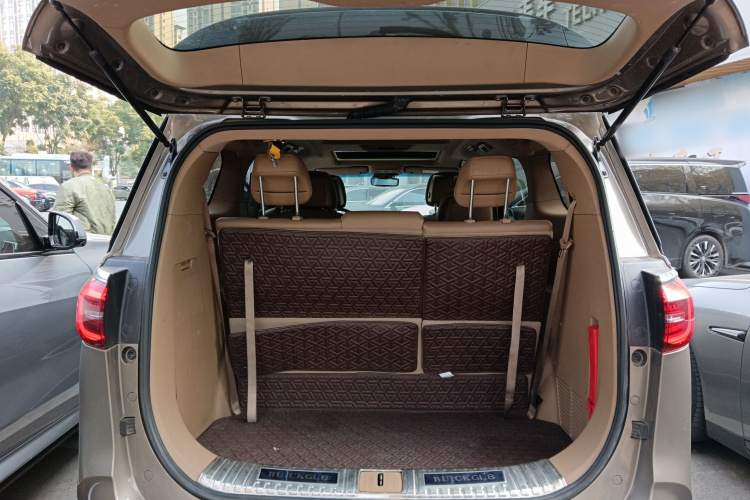 别克GL8 2021款 ES陆尊 653T 尊享型机舱底盘23