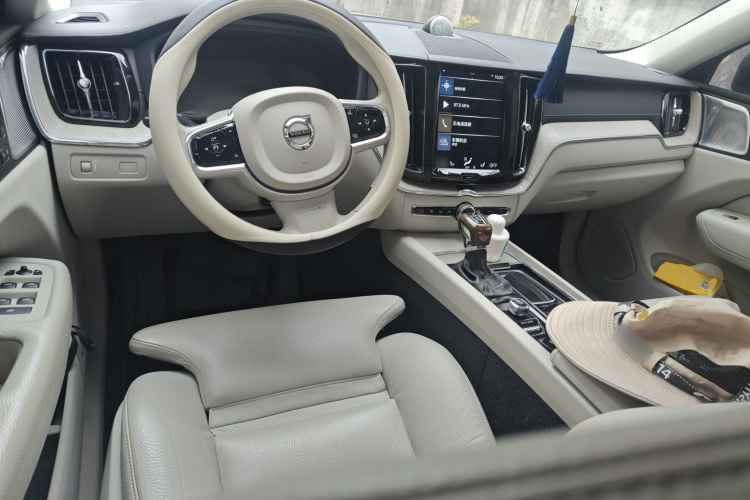 沃尔沃XC60 2020款 T5 四驱智远豪华版中控内饰12