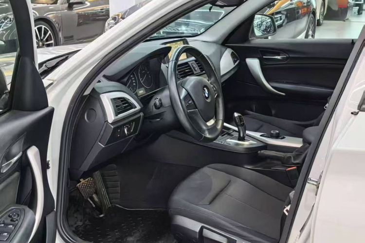 宝马1系(进口) 2013款 改款 116i 领先型中控内饰7001