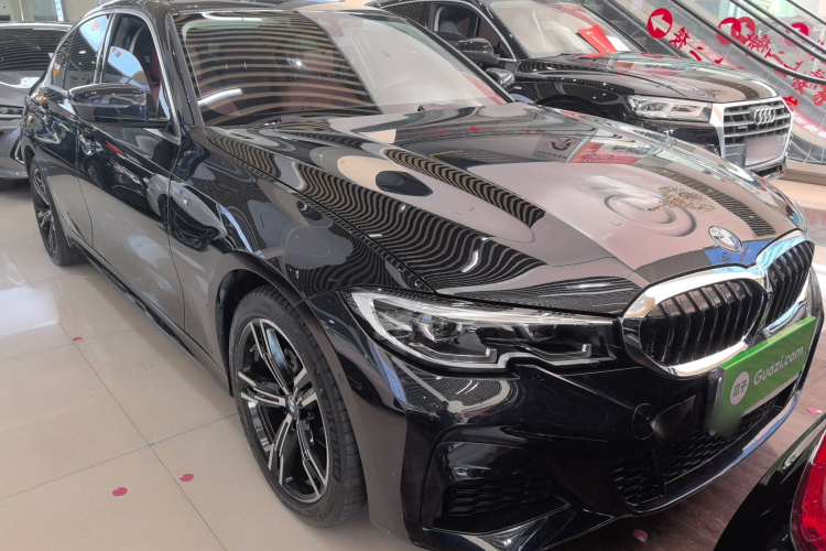 宝马3系 2022款 改款 325i M运动套装车身外观3