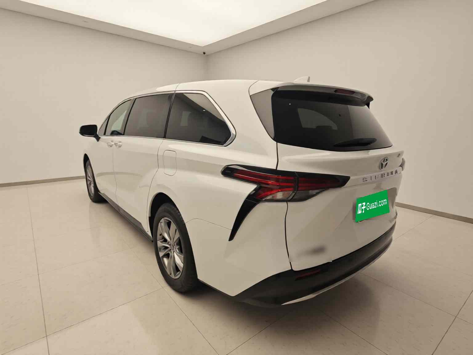 丰田 赛那SIENNA 2024款 2.5L混动 四驱尊贵版(3)