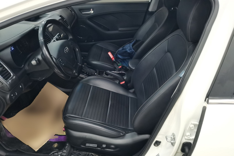 起亚K3 2017款  1.6L 自动15周年特别版GLS中控内饰19