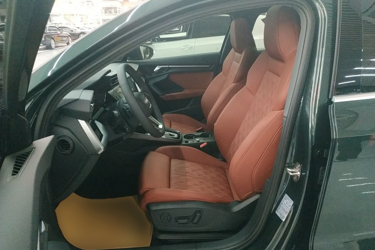 奥迪A3 2025款 Sportback 35TFSI 飞驰尊享型中控内饰19