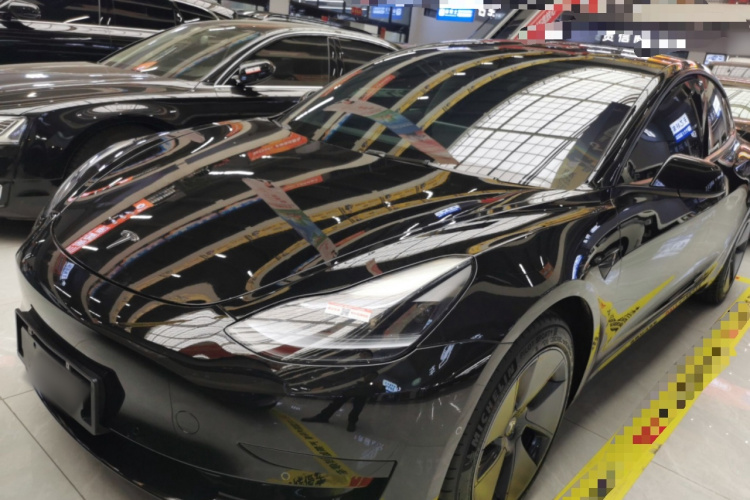 特斯拉 Model 3 2022款 后轮驱动版车身外观1