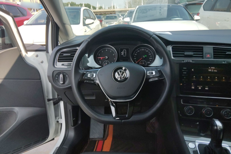 大众 高尔夫 2020款 挚爱版 280TSI DSG舒适型中控内饰13