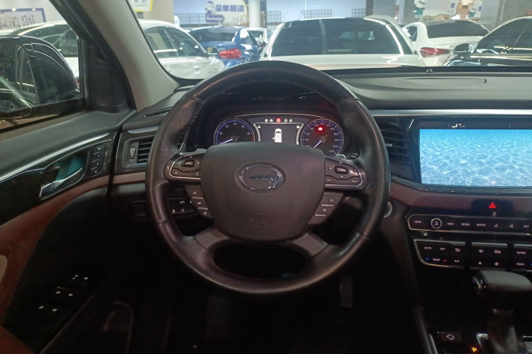 广汽传祺 传祺GS8 2017款 320T 两驱豪华智联版（七座）中控内饰13