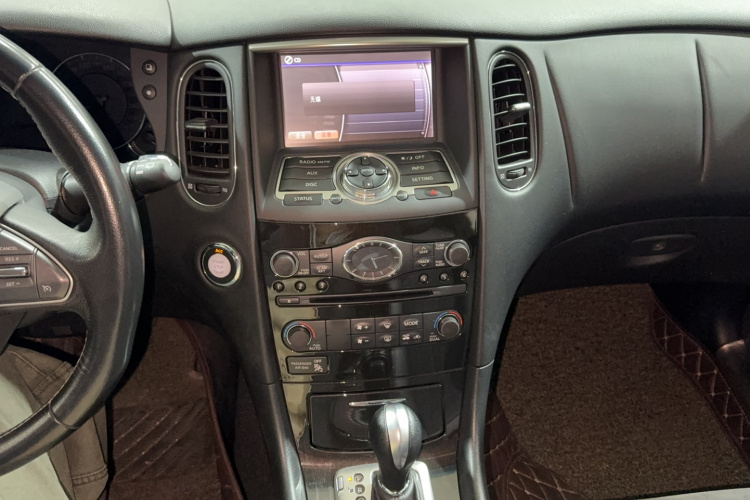 英菲尼迪QX50 2015款 2.5L 舒适版局部细节16