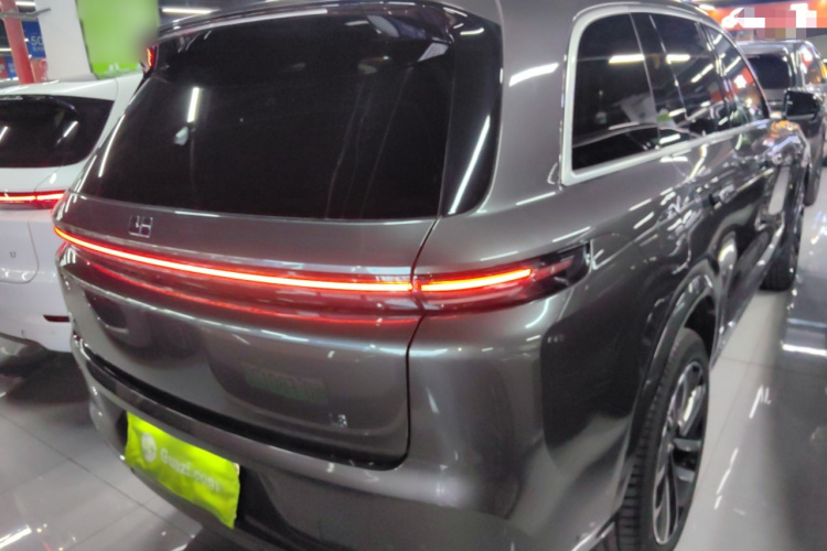 理想汽车 理想L8 2024款 Ultra车身外观7
