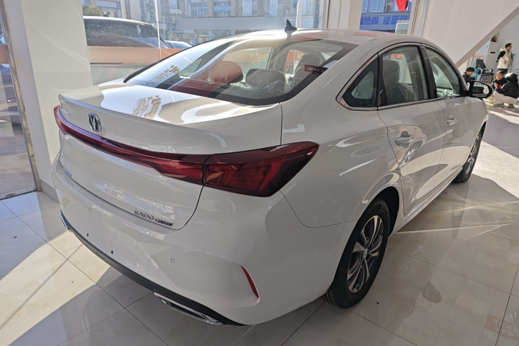 长安 逸动 2025款 PLUS 1.4T 双离合高能版车身外观6003