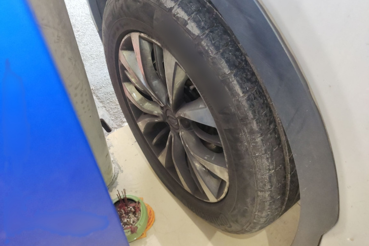 广汽传祺 传祺GS8 2017款 320T 四驱豪华智联版（七座）车身外观6007