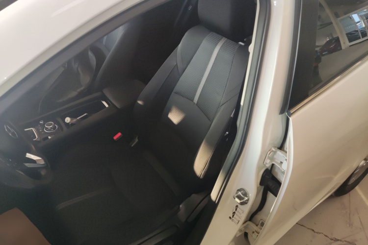 马自达3 昂克赛拉 2017款 三厢 1.5L 自动豪华型 国V中控内饰19