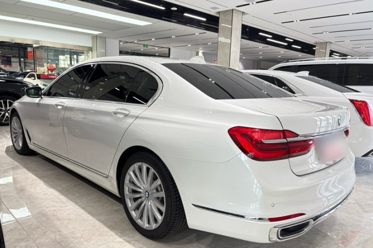 宝马7系 2016款 740Li 领先型车身外观6007