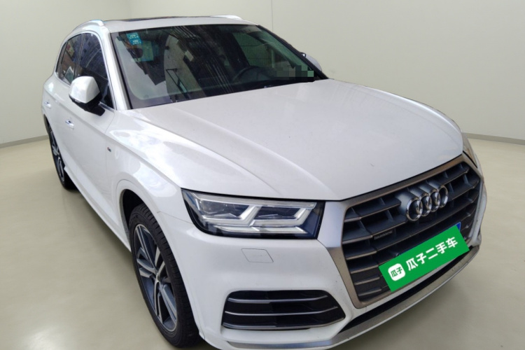 奥迪Q5L 2020款 改款 40 TFSI 荣享时尚型车身外观3