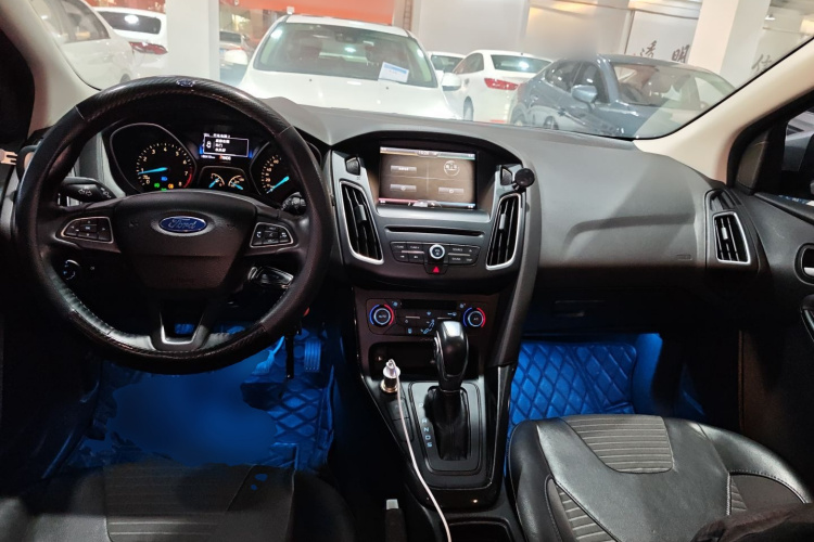 福特 福克斯 2015款 两厢 EcoBoost 180 自动精英型中控内饰12