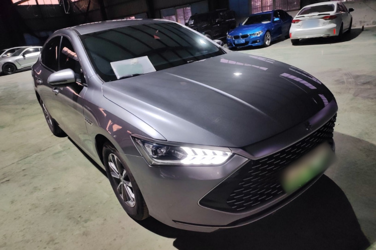 比亚迪 秦PLUS 2024款 荣耀版 DM-i 55KM领先型车身外观3