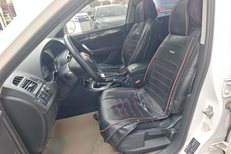 中华V5 2012款 1.5T 自动两驱运动型中控内饰19