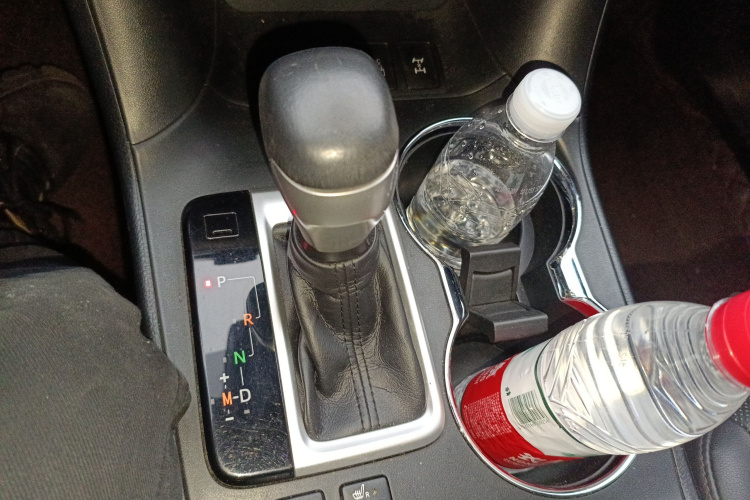 丰田 汉兰达 2018款 2.0T 四驱豪华版 7座 国V局部细节18