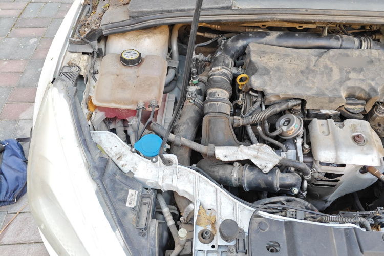 福特 福克斯 2015款 三厢 EcoBoost 125 手动超能风尚型局部细节9006