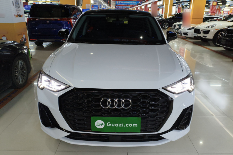 奥迪Q3 Sportback 2023款 40 TFSI 时尚型车身外观2