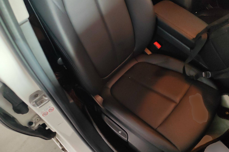 宝马1系 2019款 118i 时尚型中控内饰41