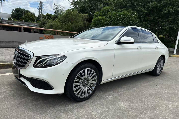 奔驰E级 2020款 E 300 L 豪华型车身外观1