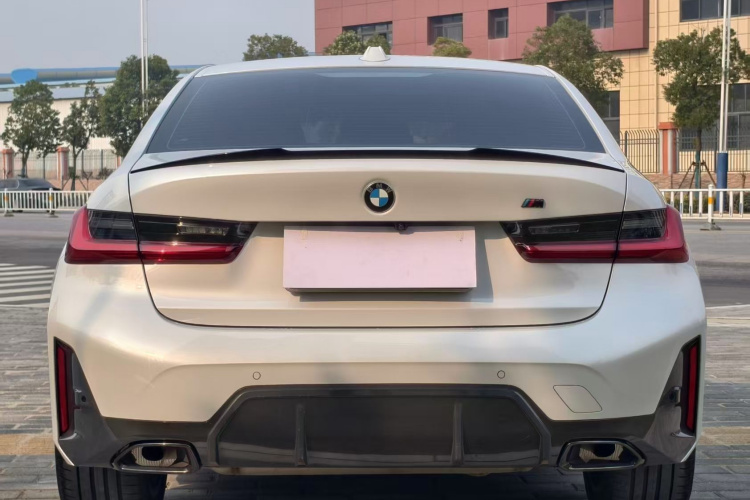 宝马3系 2024款 325Li M运动曜夜套装车身外观6