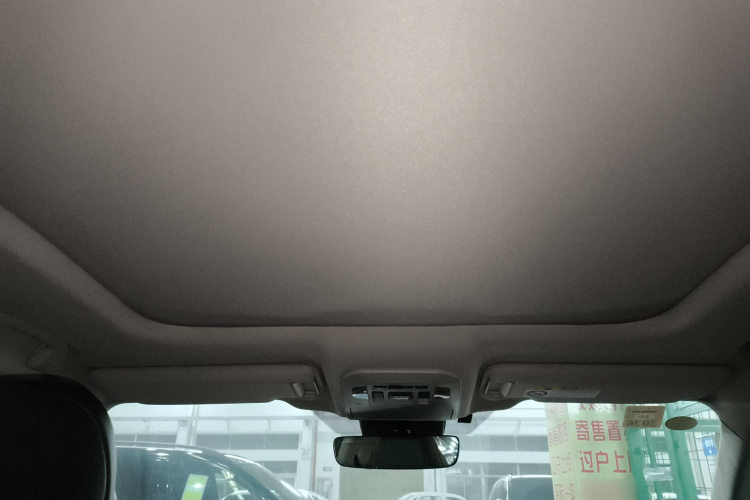 丰田 汉兰达 2023款 2.5L智能电混双擎两驱尊贵版 7座中控内饰22