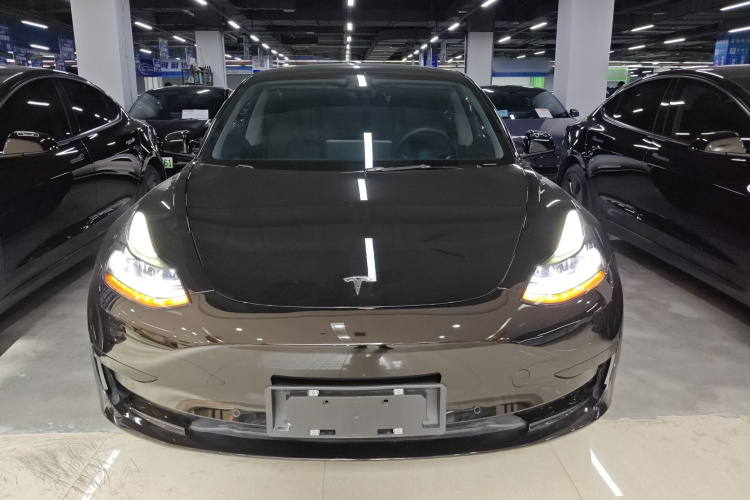 特斯拉 Model 3 2021款 标准续航后驱升级版 3D6车身外观2