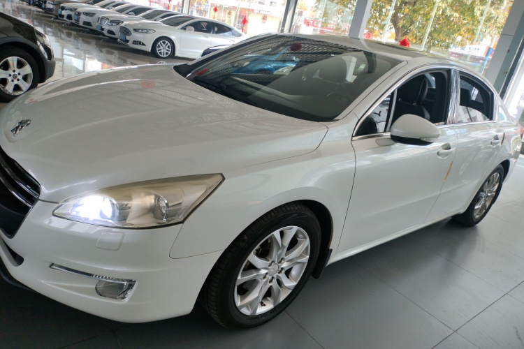 标致508 2012款 2.0L 自动智享版车身外观4