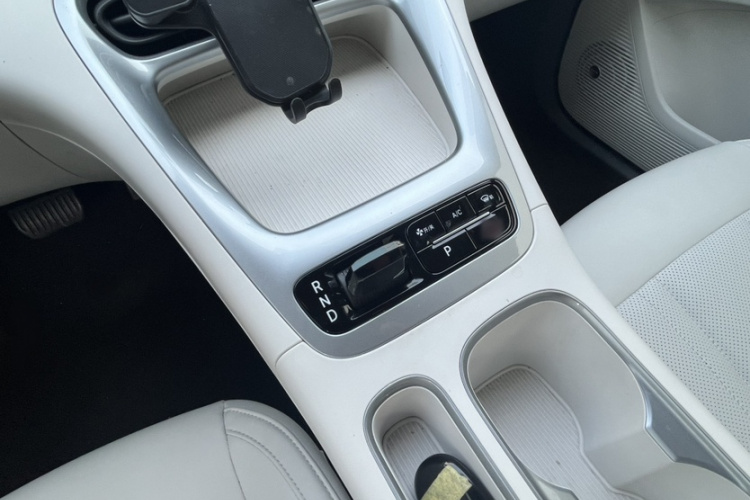 吉利银河 星愿 2025款 310km 青春版中控内饰7006