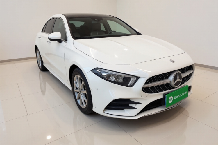 奔驰A级 2020款 A 200 L 运动轿车车身外观3