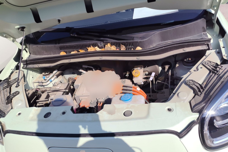 零跑汽车 零跑T03 2024款 403舒享版机舱底盘24