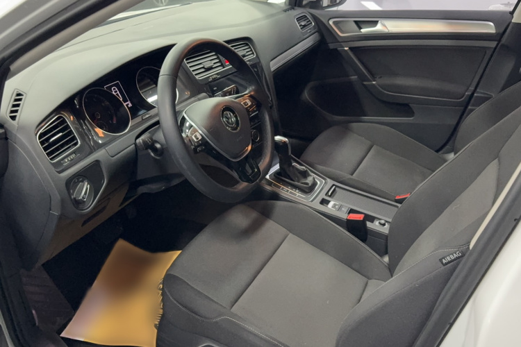 大众 高尔夫 2020款 200TSI DSG舒适进取版中控内饰7001