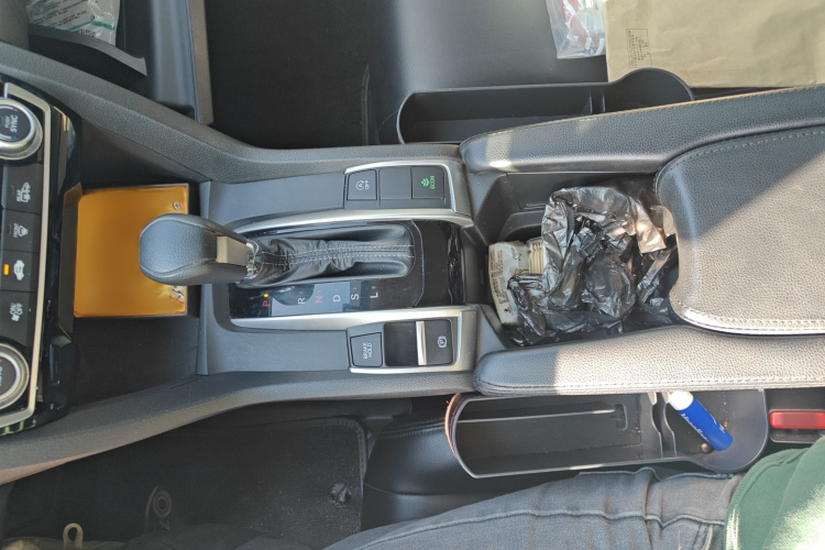 本田 思域 2019款 220TURBO CVT劲动版 国VI局部细节18