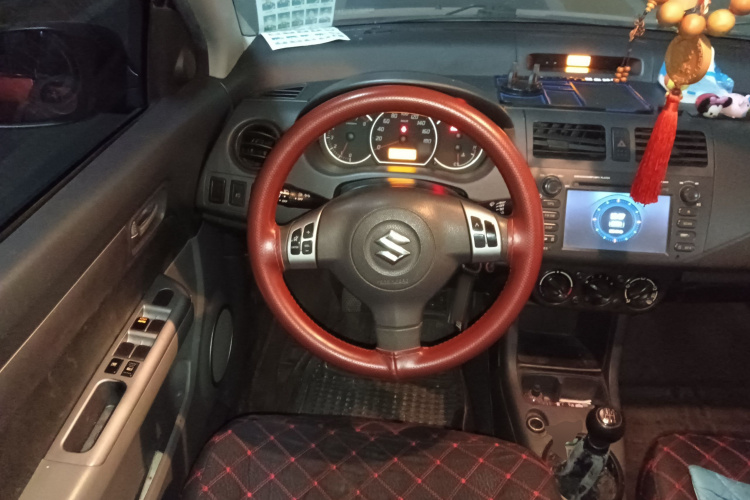 铃木 雨燕 2013款 1.3L 手动超值版中控内饰13