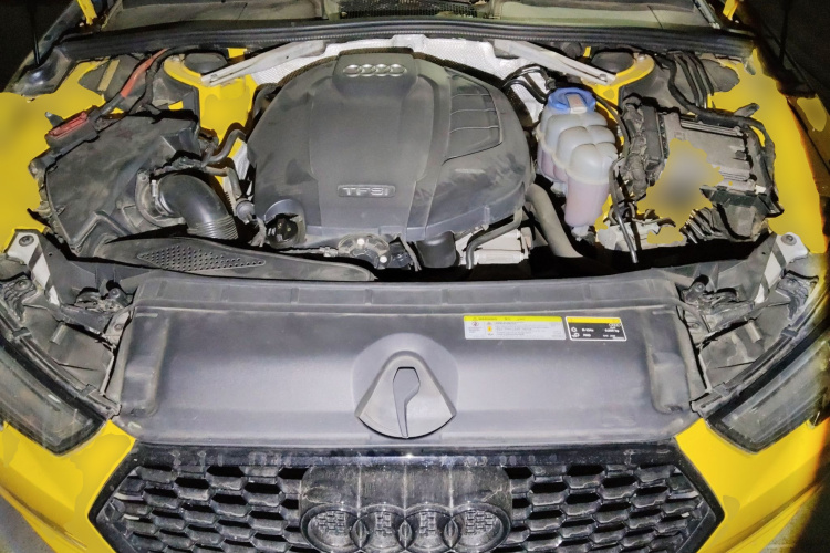 奥迪A4L 2018款 30周年年型 40 TFSI 进取型局部细节24