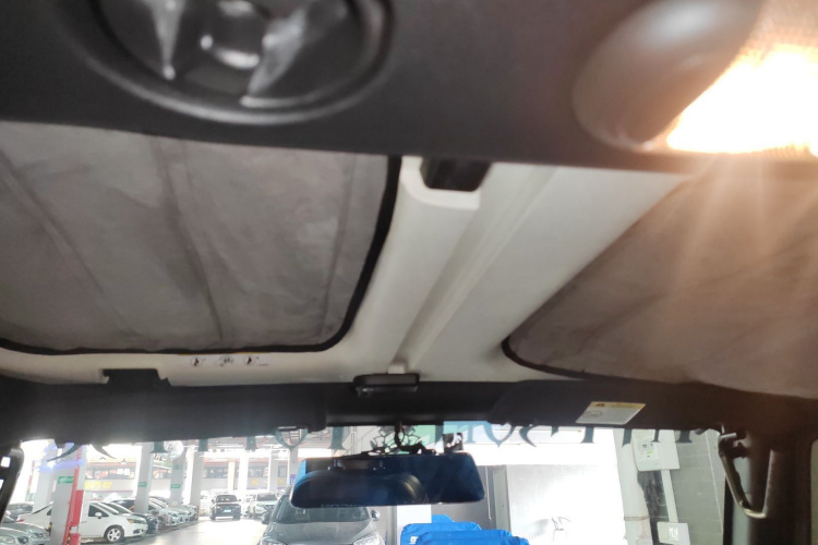 Jeep 牧马人 2015款 3.6L Rubicon 四门舒享版局部细节22