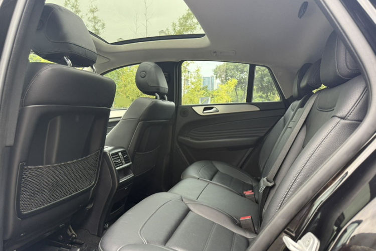 奔驰GLE轿跑 2015款 GLE 320 4MATIC 轿跑SUV中控内饰7009