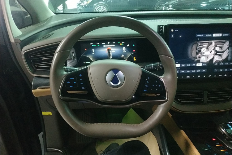 腾势D9 2022款 DM-i 1040 尊贵型局部细节13