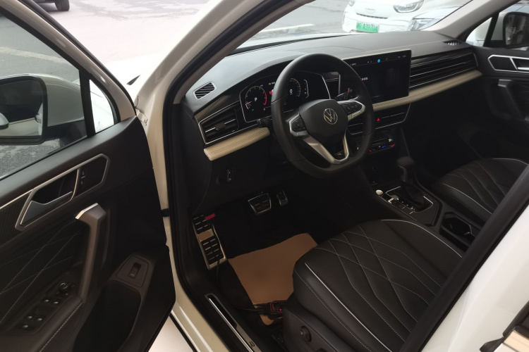大众 途观L 2024款 330TSI 自动两驱R-Line越享版中控内饰20