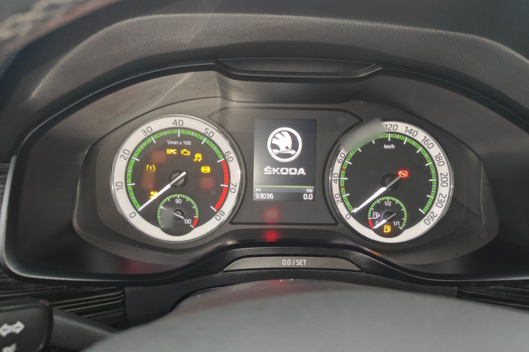 斯柯达 柯迪亚克 2018款 TSI380 7座四驱旗舰版局部细节14