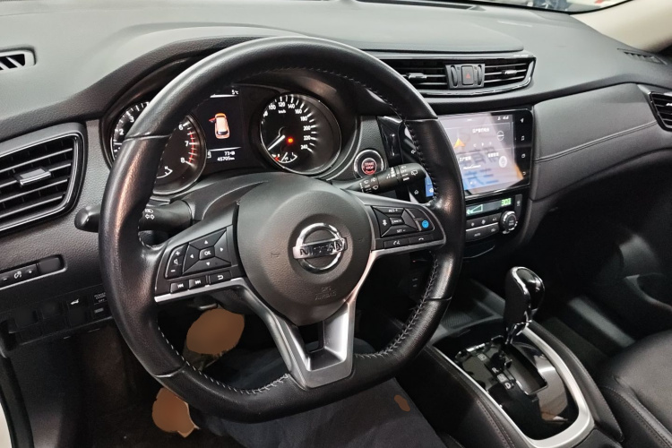 日产 奇骏 2020款  2.5L XL ITS CVT 4WD豪华领航版中控内饰12