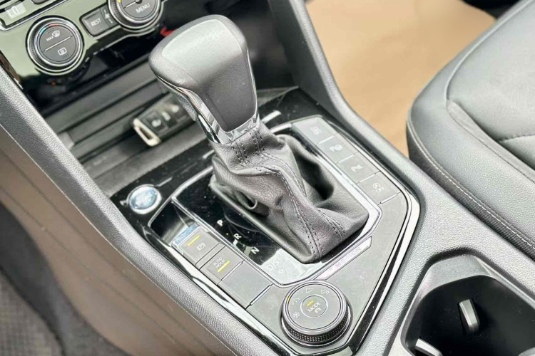 大众 途观L 2019款 380TSI 自动四驱智动豪华版7座 国VI局部细节18