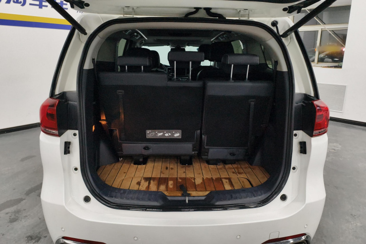 广汽传祺 传祺M8 2019款 320T 至尊版机舱底盘23