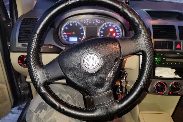 大众 Polo 2009款 劲取 1.6L 手动雅致版中控内饰13