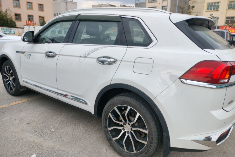 众泰 大迈X7 2018款 2.0T 自动尊贵型车身外观4