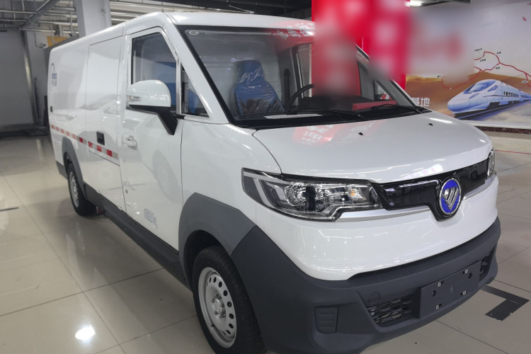 福田 智蓝精灵E7 2024款 改款 纯电动厢式运输车 平顶2座 亿纬锂能46.36kWh车身外观6002