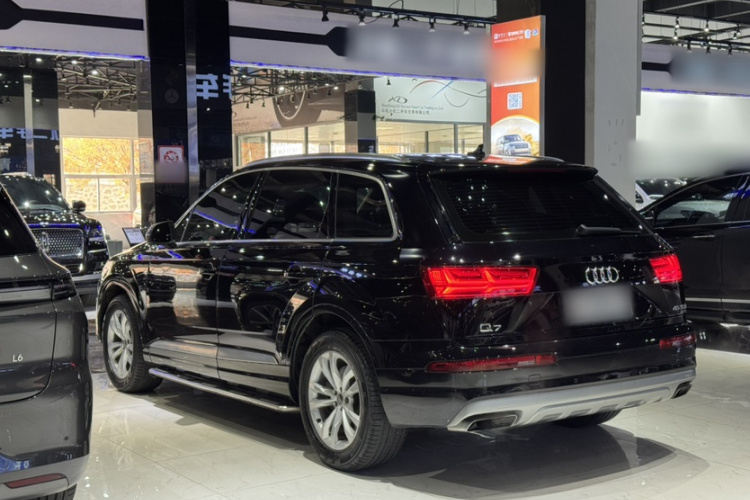 奥迪Q7 2018款 45 TFSI 技术型车身外观6002