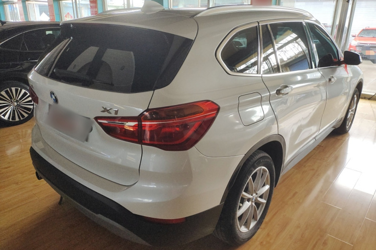 宝马X1 2018款 sDrive18Li 时尚型车身外观6003