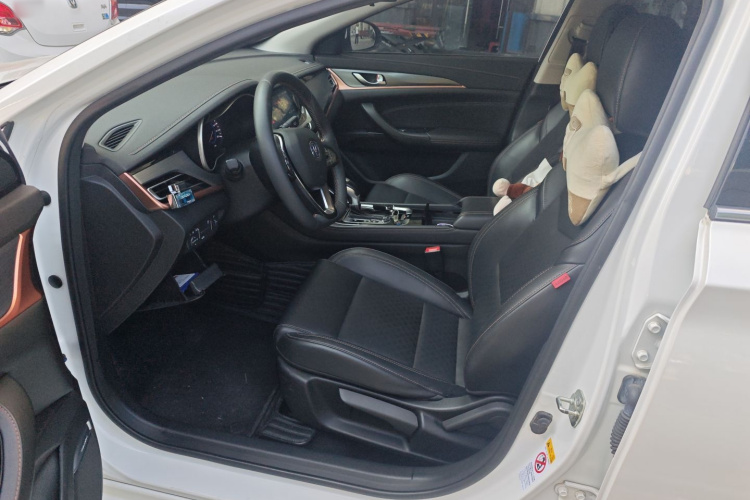 长安 逸动 2018款 XT 1.6L GDI 自动锐潮型 国V局部细节19